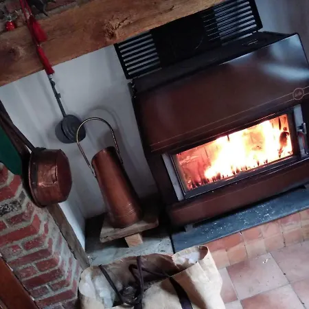 Las Hourques Bed & Breakfast Demu