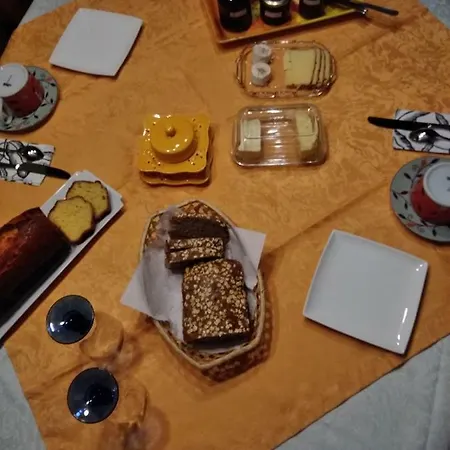 Las Hourques Bed & Breakfast Demu