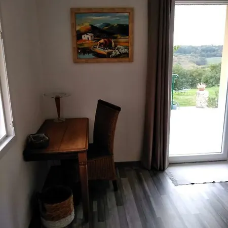 Las Hourques Bed & Breakfast Demu